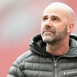 OL – Mercato : un crack sur le départ fait des courbettes à Bosz et se loupe !