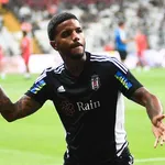 OL, OM – Mercato : un défenseur expérimenté s’offre aux deux clubs