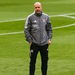 OL : Pierre Ménès annonce le dépôt de bilan de Peter Bosz !