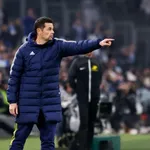 OL : Pierre Sage évoque son avenir, son groupe, le maintien et avertit son monde avant Monaco