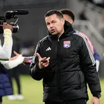 OL : Pierre Sage admet des imperfections mais prend rendez-vous