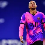 OL – PSG (2-4) : Pierre Ménès adoube les Parisiens, inquiétude pour Mbappé ?