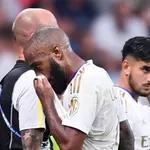 OL – PSG : Lacazette est fixé sur son sort !