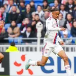 OL : que faut-il faire de Bradley Barcola ? (VIDEO)