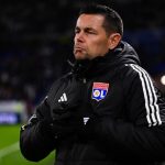 OL – RC Strasbourg : la joie mesurée de Sage, qui livre le verdict de la blessure de Lacazette