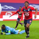 OM, ASSE – Mercato : Mandanda écoeuré, une première recrue signée dimanche par Longoria ?