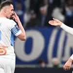 OM – Mercato : la rumeur Slimani est un leurre, l’arrivée de Sanchez va provoquer deux départs au moins !
