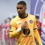 OM Mercato : Longoria et Benatia se lancent sur un top gardien de L1, ça bouge aussi pour Meslier