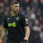 OM Mercato : Longoria tente Emiliano Martinez et une révélation de l’Euro, ça avance avec un numéro 9 !