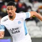 OM – Mercato : Saliba réagit aux dernières rumeurs sur son avenir