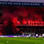 PSG : avant Nantes, les Ultras parisiens terminent l’OM en une banderole