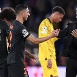 PSG – Dortmund : Luis Enrique et Vitinha font un clin d'&Aring;&ldquo;il aux supporters