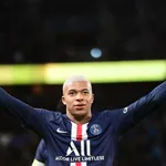 PSG : Daniel Riolo défend Kylian Mbappé, accusé d’avoir le melon