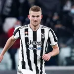 PSG, FC Barcelone – Mercato : direction la Premier League pour De Ligt ?