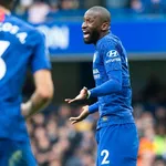 PSG, FC Barcelone – Mercato : Leonardo prêt à  livrer bataille face au Barça pour un défenseur ?