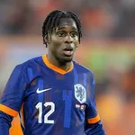 PSG, FC Barcelone Mercato : Leverkusen calme tout le monde pour Frimpong