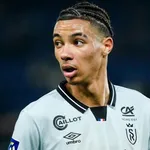 PSG, FC Barcelone – Mercato : Newcastle éconduit pour Ekitike (Reims), le dossier repoussé à  cet été !