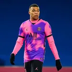 PSG, FC Barcelone – Mercato : une annonce terrible de Mbappé après avoir défié Messi ?
