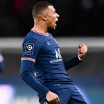 PSG – FC Lorient : Pierre Ménès se pâme devant Mbappé et démolit les anti Ramos
