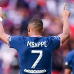 PSG : Kylian Mbappé a conquis une légende française