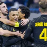 PSG : Kylian Mbappé – Aya Nakamura ensemble, la photo qui fait le buzz !