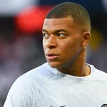 PSG : Kylian Mbappé en couple avec l’ex-Madame van der Wiel, Rose Bertram ?