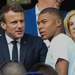 PSG : le président Macron fait passer un message sur Kylian Mbappé qui rappelle ses propres déboires