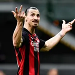 PSG, Manchester United : Ibrahimovic « zlatanne » le Ballon d&rsquo;Or, Messi et Cristiano Ronaldo !