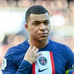 PSG : Mbappé arrivé à bout à Paris ?
