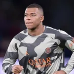 PSG : Mbappé jouit d’un statut digne de Messi pour Luis Enrique