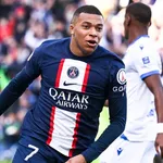 PSG : Mbappé se lâche et chambre un Auxerrois en se tenant les parties intimes !