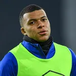 PSG : Mbappé surpris en train de regarder le Real Madrid en plein gala de charité !