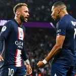 PSG – Mercato : cet été, Mbappé a fait recruter 3 joueurs et flanqué Messi et Neymar à  la porte !