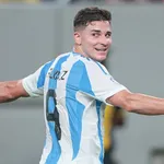 PSG Mercato : double coup dur pour la piste Julian Alvarez