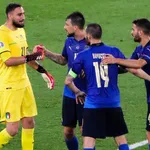 PSG – Mercato : en attendant son arrivée, Donnarumma fait parler de lui