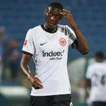 PSG – Mercato : Francfort a déjà répondu à la troisième offre du PSG pour Kolo Muani