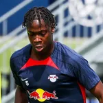 PSG &ndash; Mercato : déjà  une grosse tuile pour Bitshiabu en Allemagne