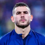 PSG – Mercato : Hernandez repousse 3 clubs pour venir, un autre gros coup va suivre