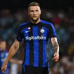 PSG – Mercato : l’Inter Milan clôt l’avenir de Skiriniar et répond aux menaces d’Al-Khelaïfi
