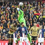 PSG – Mercato : l'émir Al-Thani prêt à le faire signer, Riolo et Ménès s'étouffent !