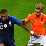 PSG – Mercato : Mbappé a tenté de ferrer une star indésirable du FC Barcelone !