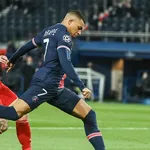PSG – Mercato : Mbappé au Real Madrid, Perez sort du silence et lâche une bombe