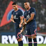 PSG – Mercato : Mbappé convaincu par un coéquipier de fuir au Real Madrid ?