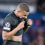 PSG – Mercato : Mbappé doublé par un joueur du Real Madrid à  Liverpool ?