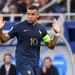 PSG – Mercato : Mbappé fait une première crasse à  Luis Enrique !