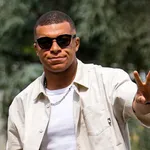 PSG – Mercato : Mbappé reçoit un gros appel du pied d'une star du Real Madrid