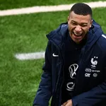 PSG – Mercato : Mbappé, un clin d'Å“il à  Benzema avant un transfert au Real Madrid ?