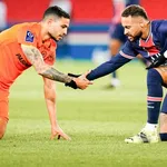 PSG – Mercato : Neymar bientôt prolongé avec la promesse de recruter Messi ?