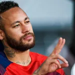 PSG – Mercato : Neymar sur le départ ? Son père dément formellement !