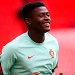 PSG – Mercato : Nuno Mendes prêté par le Sporting, Sarabia fait le chemin inverse (officiel)